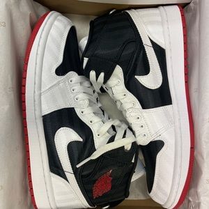 Air Jordan 1 mid SE Utility Black NWT